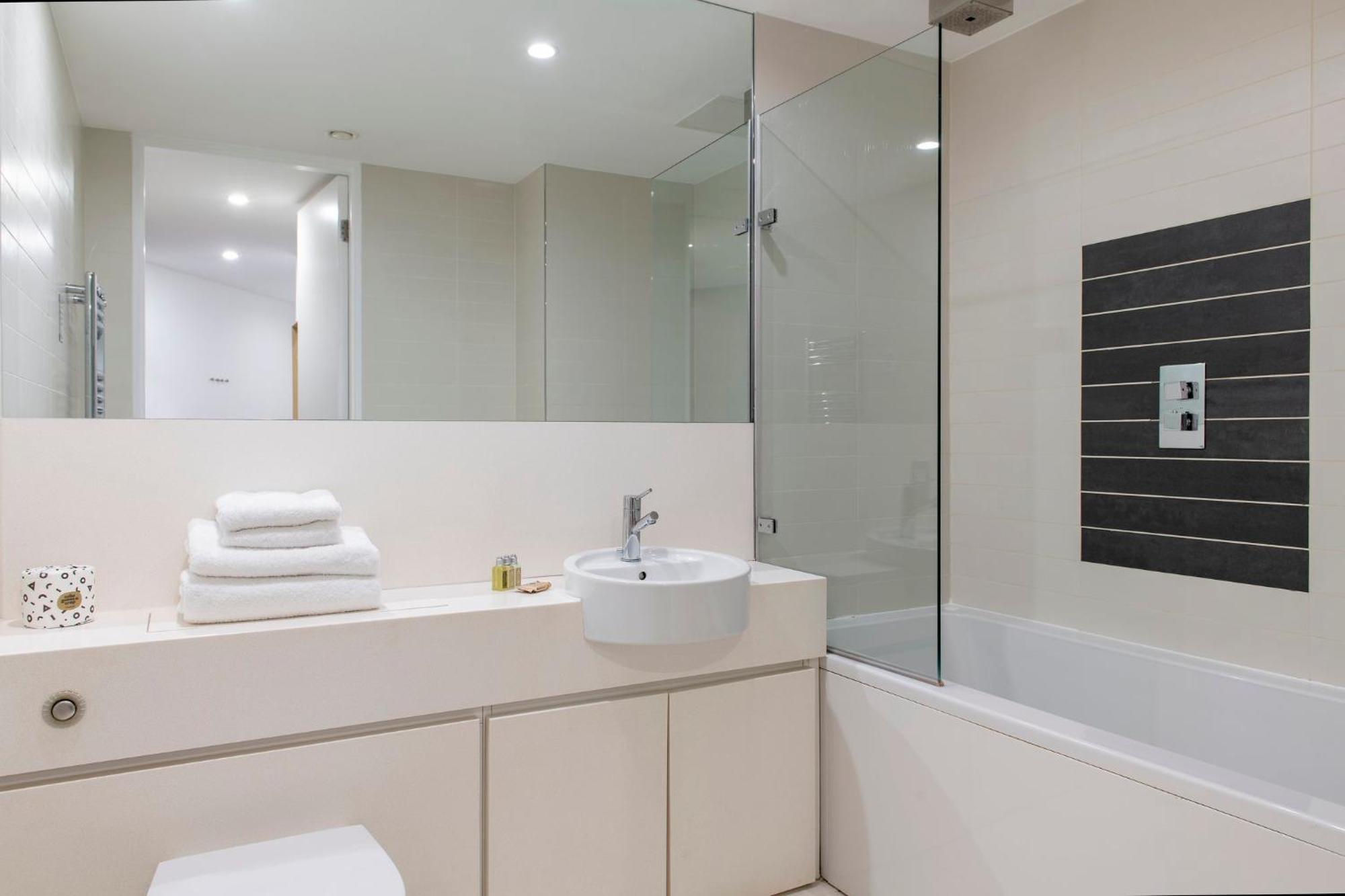 Cove St Martin'S Appartement Londen Buitenkant foto