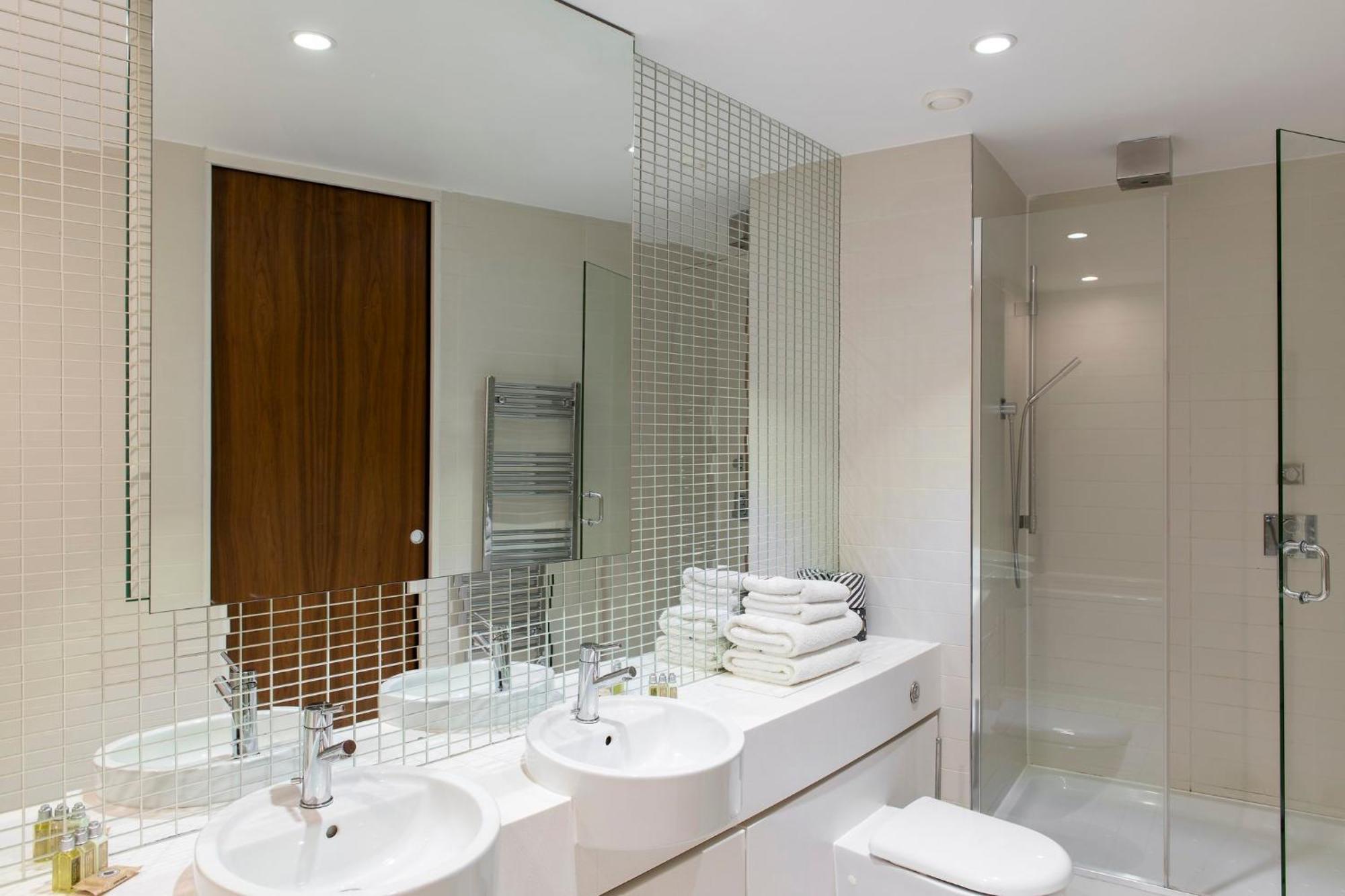 Cove St Martin'S Appartement Londen Buitenkant foto